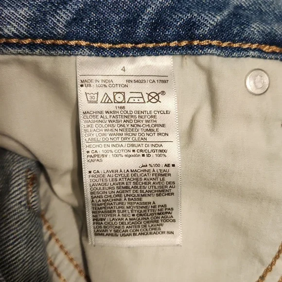 Old Navy Slouchy Straight High Rise Frayed Blue Jean Shorts Size 4 Denim - Picture 5 of 7